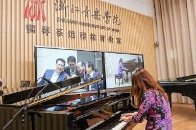 回顾发展历史，畅想科技未来|中国浙江省代表团视察日博集团企业博物馆