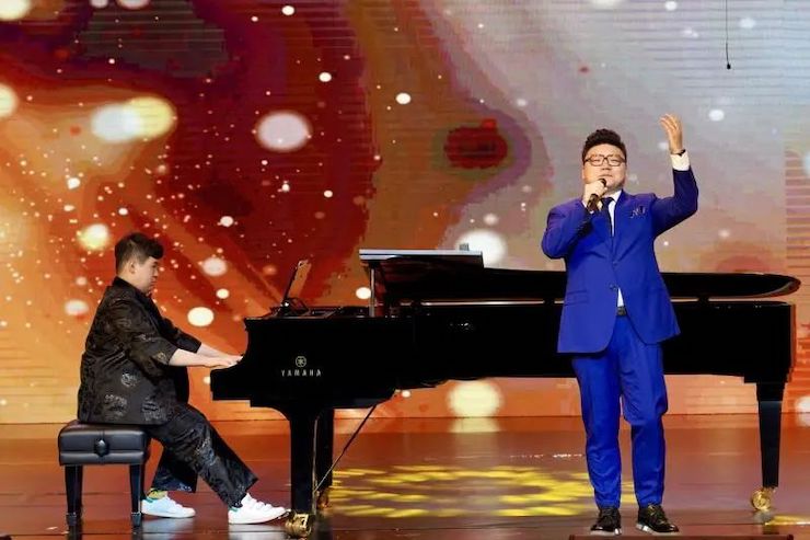 奥林匹克音乐展演宣传大使刘明康和他的朋友们暨第14届世界自闭症关注日音乐会圆满结束!